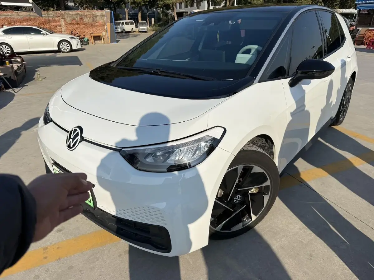 2025 Volkswagen ID.3 BEV 52.8KWH