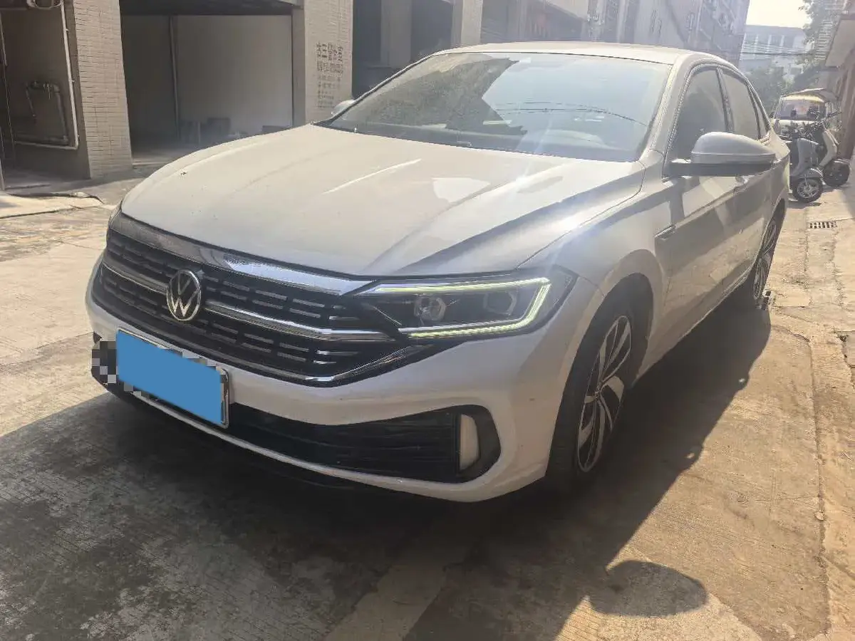 2023 Volkswagen Sagitar 1.5T 160HP L4 7DCT