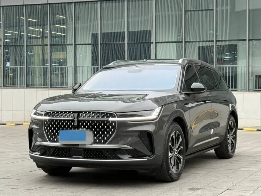 2023 Lincoln Nautilus 2.0T 261HP L4 8AT