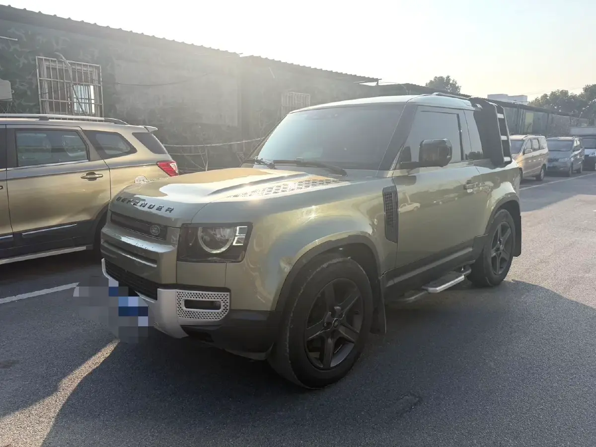 2022 Land Rover Defender 2.0T 300HP L4 8AT