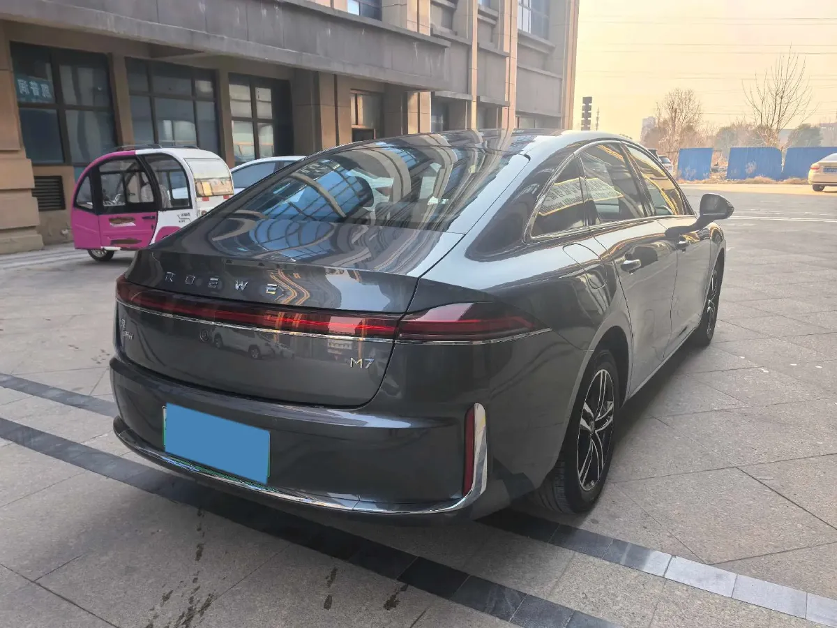 2025 Roewe M7 DMH 1.5L 112HP L4 1DHT PHEV,autocango,china used car exporter,china ev exporter,chinese used car exporter,chinese used ev exporter