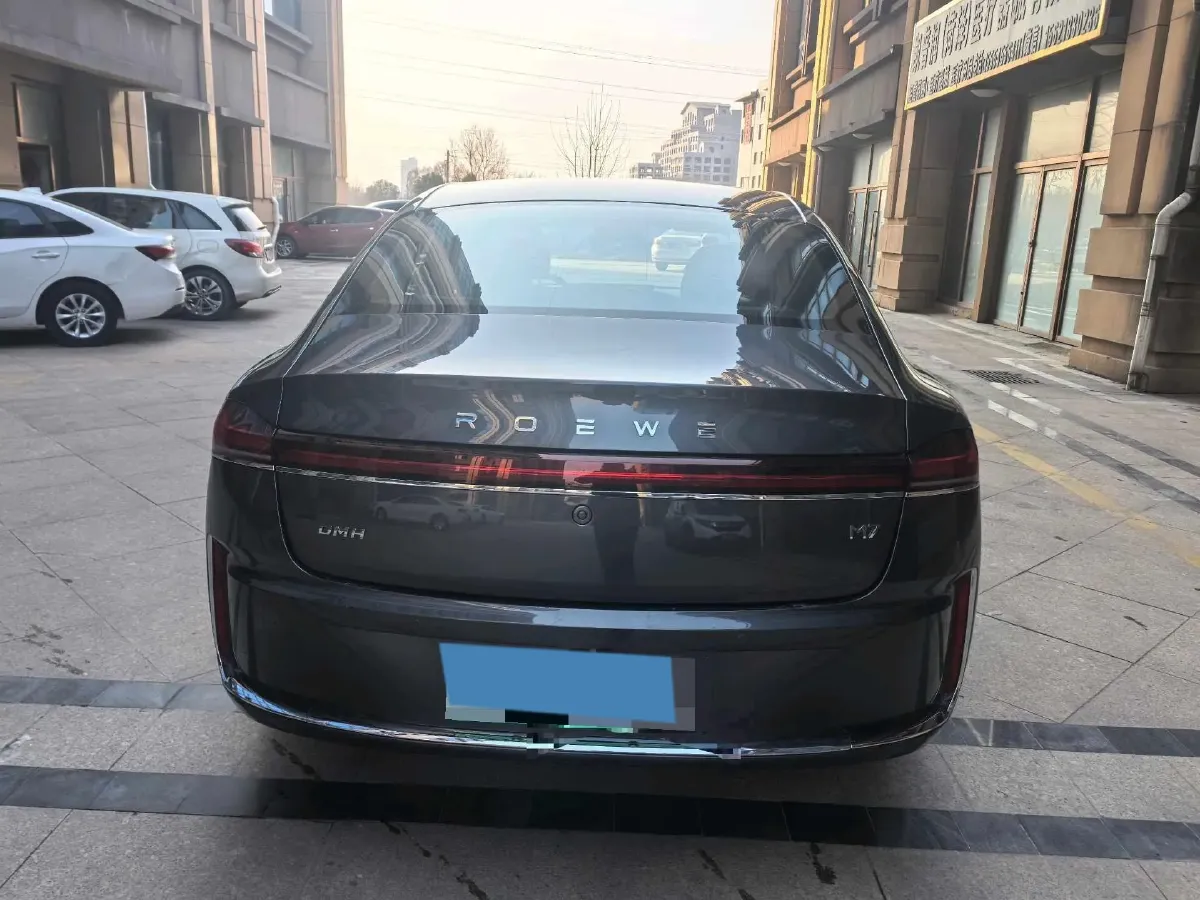 2025 Roewe M7 DMH 1.5L 112HP L4 1DHT PHEV,autocango,china used car exporter,china ev exporter,chinese used car exporter,chinese used ev exporter