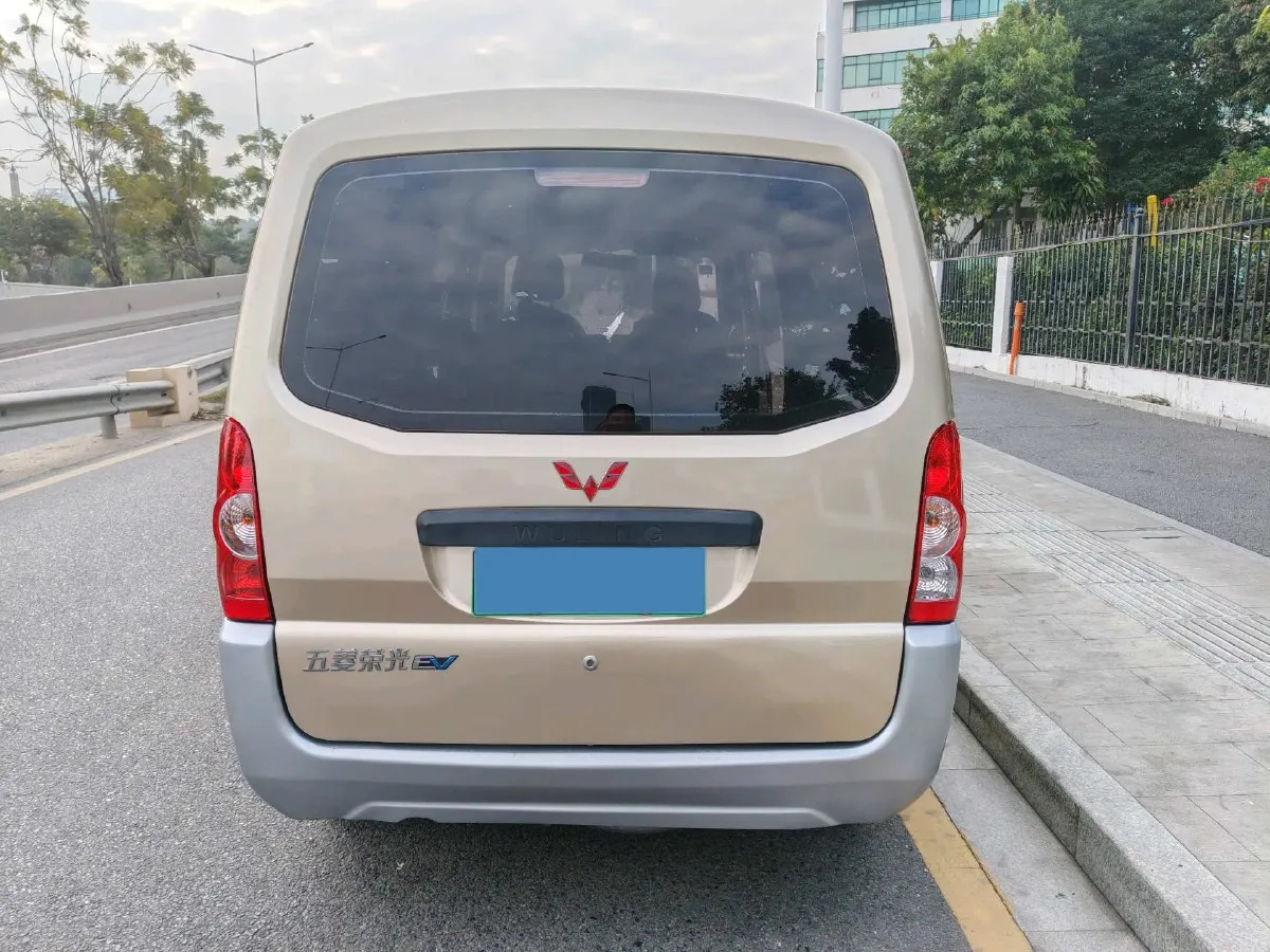2022 WuLing RongGuang Mini Truck EV BEV 41.5KWH,autocango,china used car exporter,china ev exporter,chinese used car exporter,chinese used ev exporter