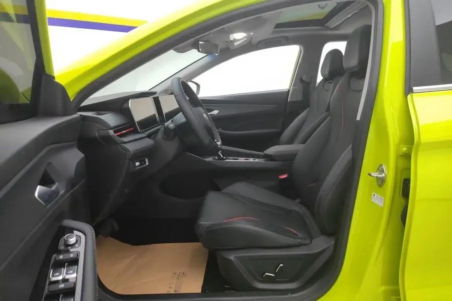 2022 Geely Binray 1.5T 181HP L4 7DCT,autocango,china used car exporter,china ev exporter,chinese used car exporter,chinese used ev exporter