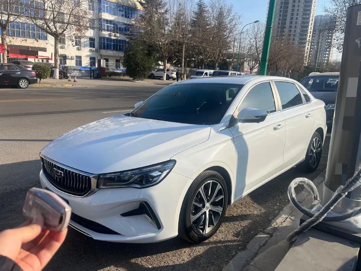 2022 Geely Emgrand 1.5L 114HP L4 CVT