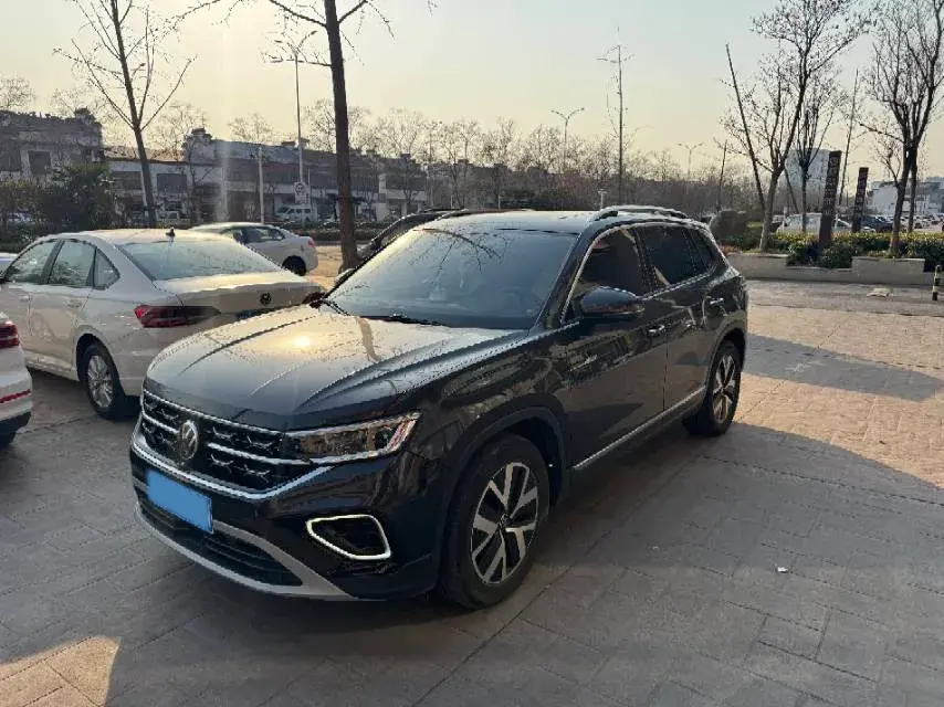 2023 Volkswagen Tayron 2.0T 186HP L4 7DCT