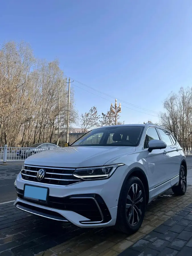 2024 Volkswagen Tiguan L 2.0T 186HP L4 7DCT