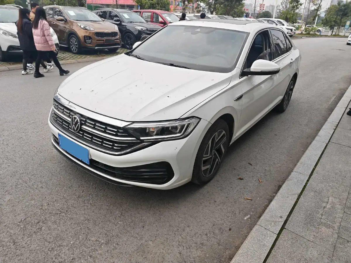 2023 Volkswagen Sagitar 1.5T 160HP L4 7DCT