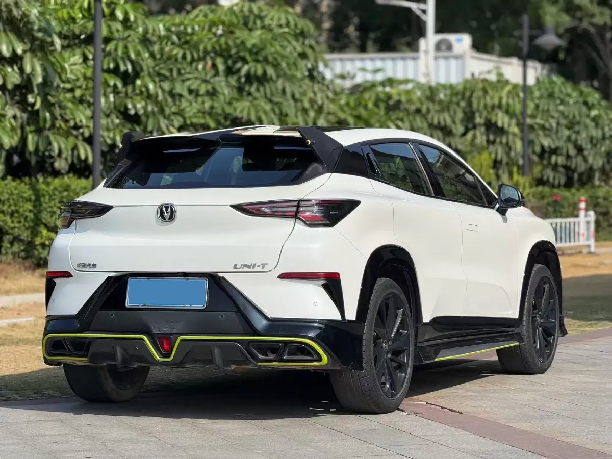 2021 ChangAn UNI-T 1.5T 180HP L4 7DCT,autocango,china used car exporter,china ev exporter,chinese used car exporter,chinese used ev exporter