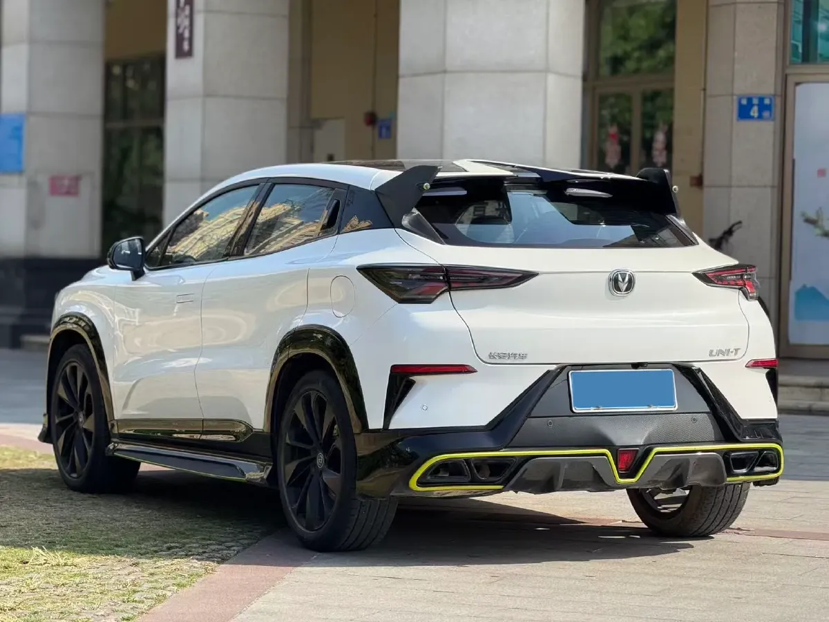 2021 ChangAn UNI-T 1.5T 180HP L4 7DCT,autocango,china used car exporter,china ev exporter,chinese used car exporter,chinese used ev exporter