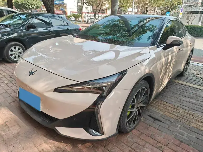 2024 ARCFOX αT5 BEV 79.2KWH