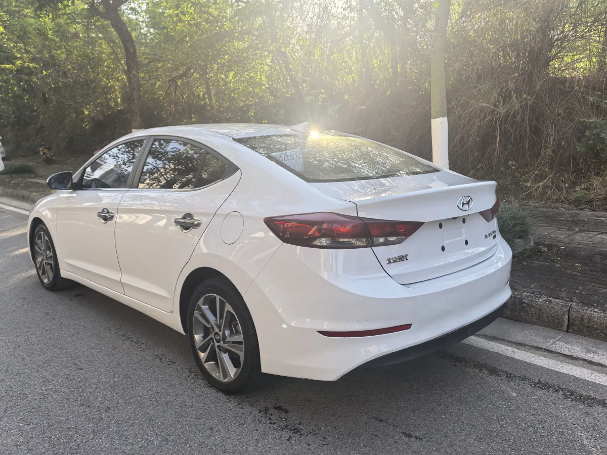 2016 Hyundai Elantra 1.6L 130HP L4 6AT,autocango,china used car exporter,china ev exporter,chinese used car exporter,chinese used ev exporter