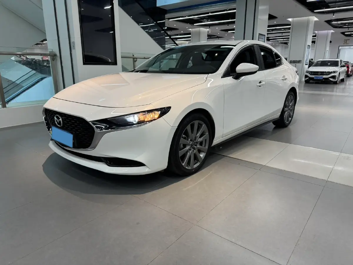 2022 Mazda 3 Axela 2.0L 158HP L4 6AT