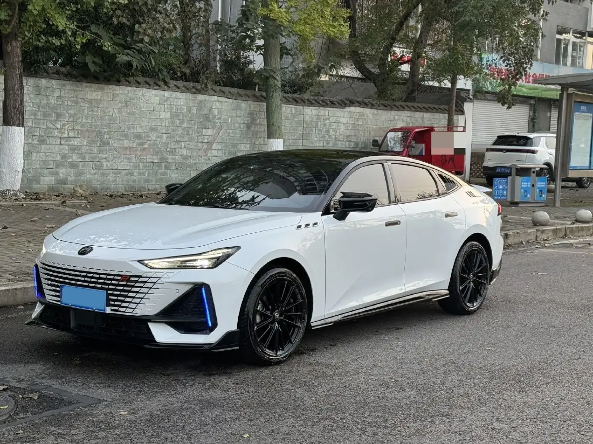 2023 ChangAn UNI-V 1.5T 188HP L4 7DCT