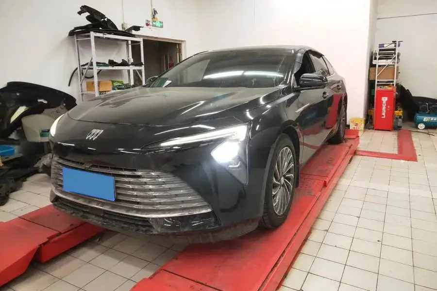 2023 Buick Larcosse 2.0T 237HP L4 9AT