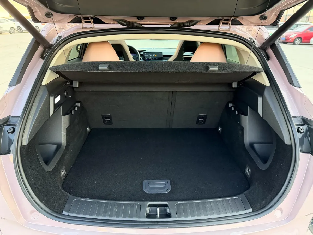 2022 Ruichi Auto EC71 BEV 50.232KWH,autocango,china used car exporter,china ev exporter,chinese used car exporter,chinese used ev exporter