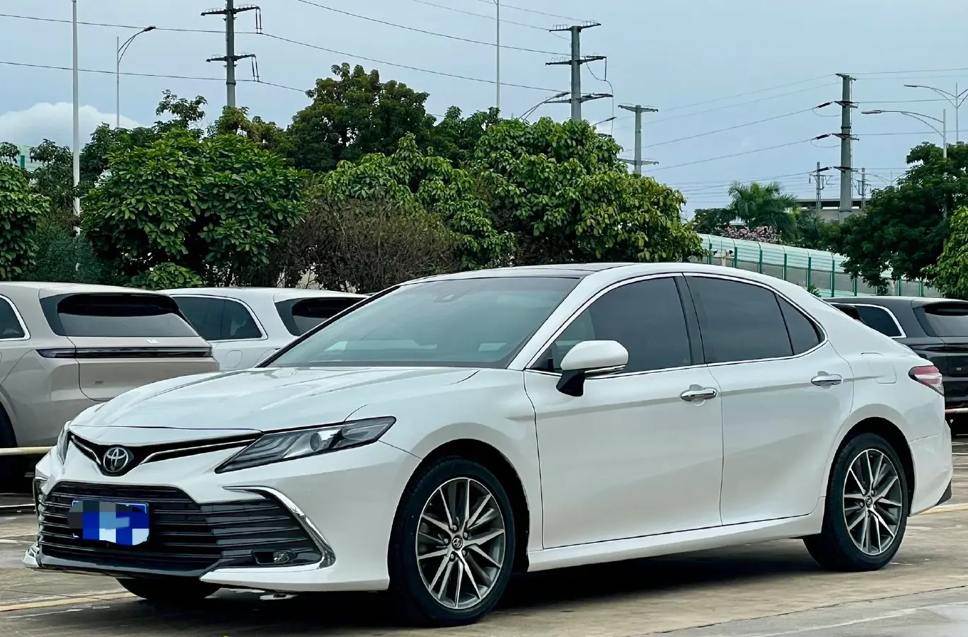 2021 Toyota Camry 2.5L 209HP L4 8AT