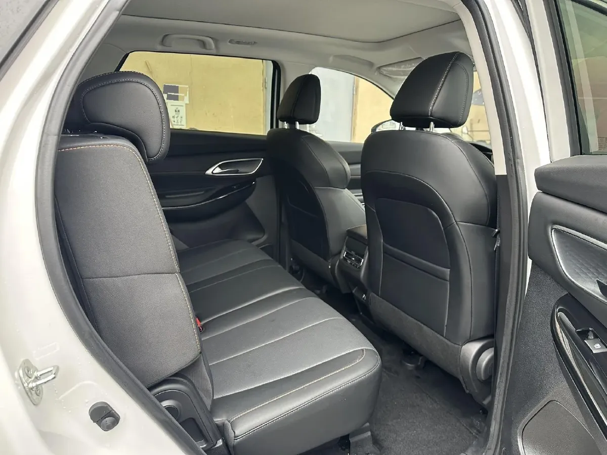 2024 ChangAn X7 PLUS 1.5T 188HP L4 7DCT,autocango,china used car exporter,china ev exporter,chinese used car exporter,chinese used ev exporter