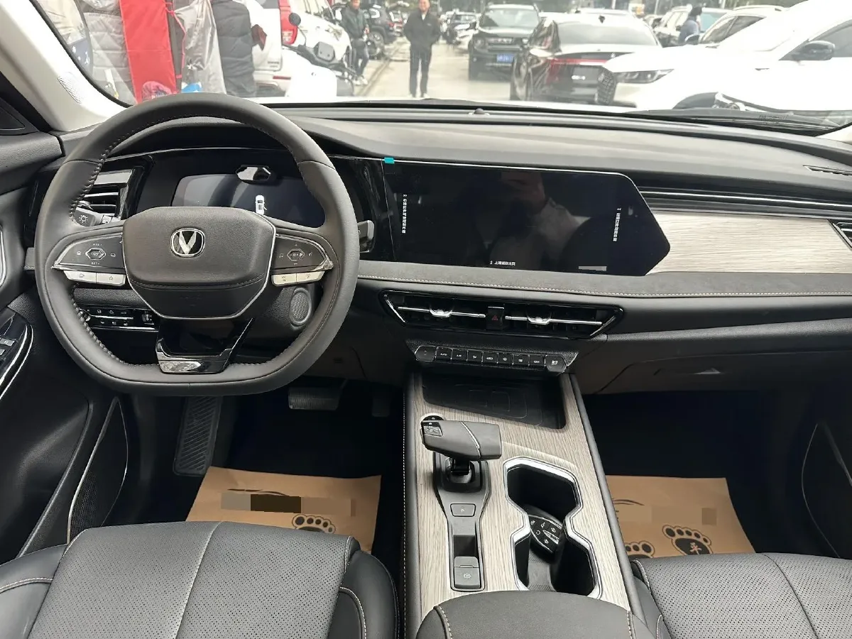 2024 ChangAn X7 PLUS 1.5T 188HP L4 7DCT,autocango,china used car exporter,china ev exporter,chinese used car exporter,chinese used ev exporter