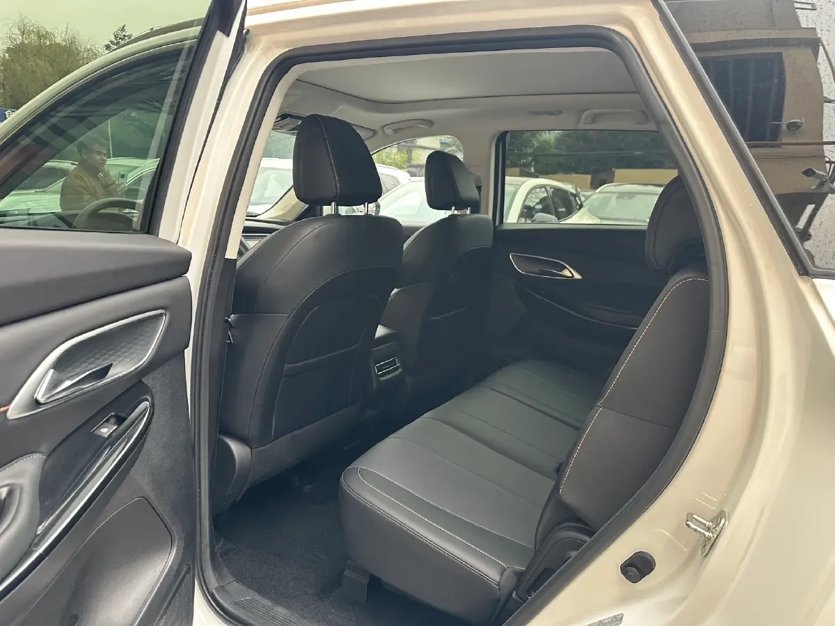 2024 ChangAn X7 PLUS 1.5T 188HP L4 7DCT,autocango,china used car exporter,china ev exporter,chinese used car exporter,chinese used ev exporter