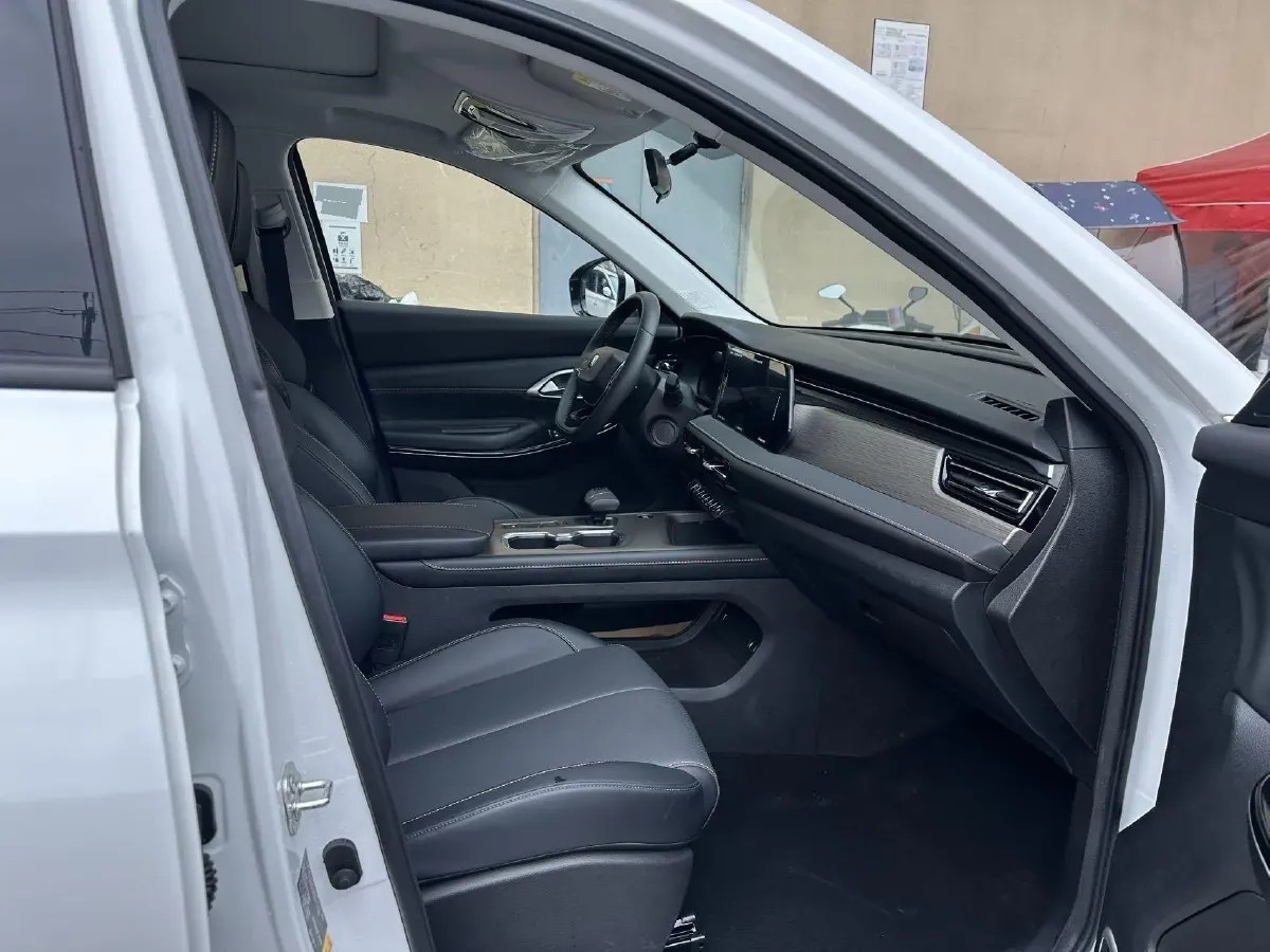 2024 ChangAn X7 PLUS 1.5T 188HP L4 7DCT,autocango,china used car exporter,china ev exporter,chinese used car exporter,chinese used ev exporter