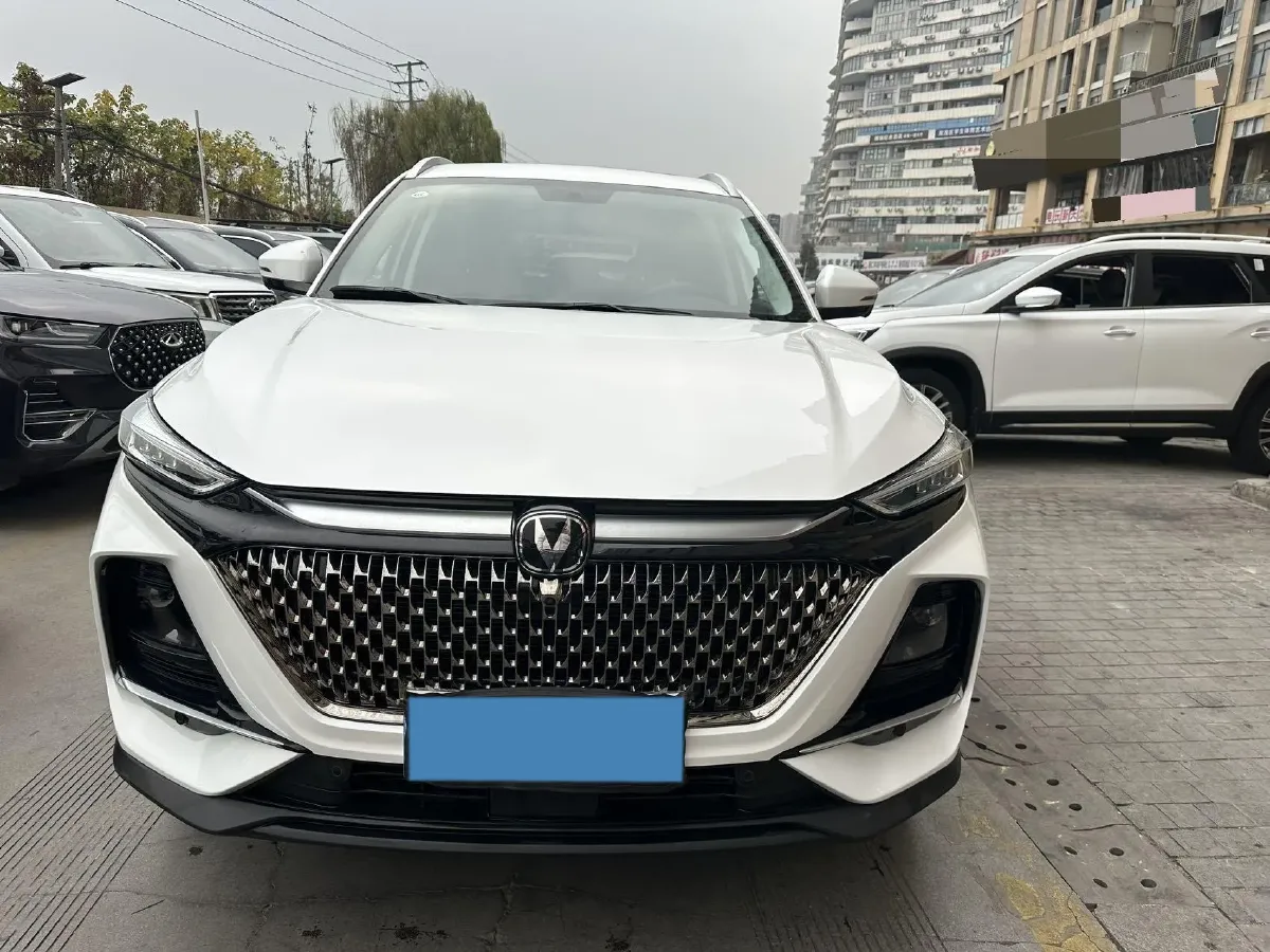 2024 ChangAn X7 PLUS 1.5T 188HP L4 7DCT,autocango,china used car exporter,china ev exporter,chinese used car exporter,chinese used ev exporter