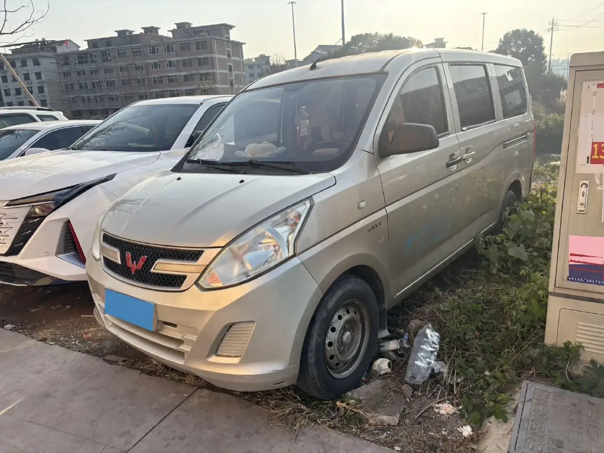 2016 WuLing RongGuang V 1.5L 112HP L4 5MT