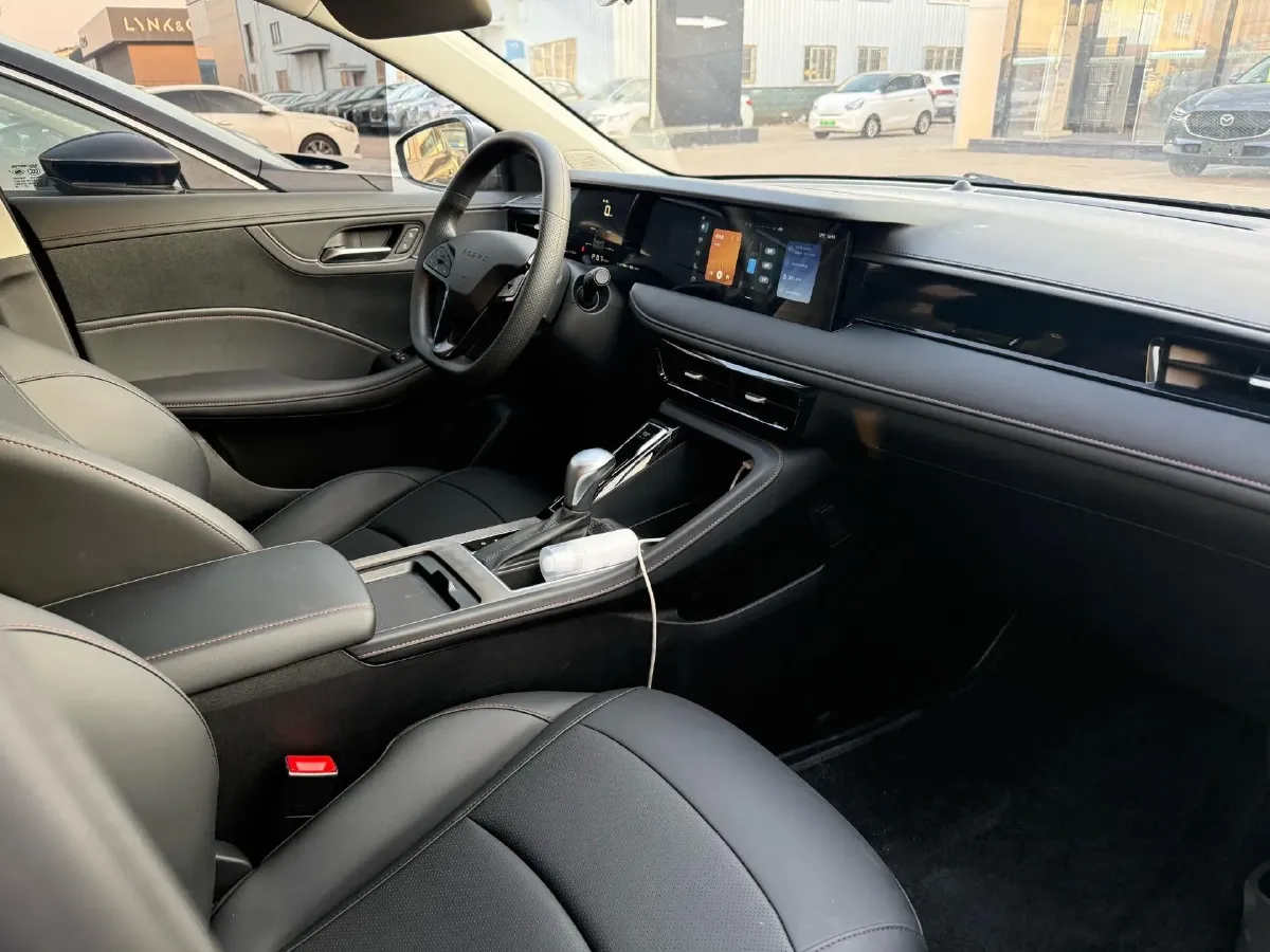 2026 Roewe i5 1.5L 129HP L4 CVT,autocango,china used car exporter,china ev exporter,chinese used car exporter,chinese used ev exporter