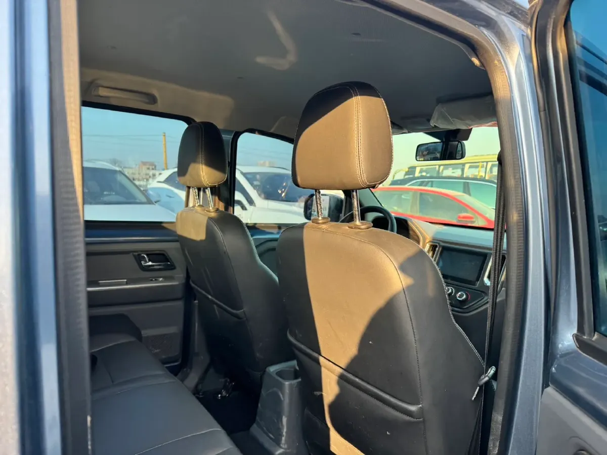 2021 WuLing ZhentTu 1.5L 99HP L4 5MT,autocango,china used car exporter,china ev exporter,chinese used car exporter,chinese used ev exporter