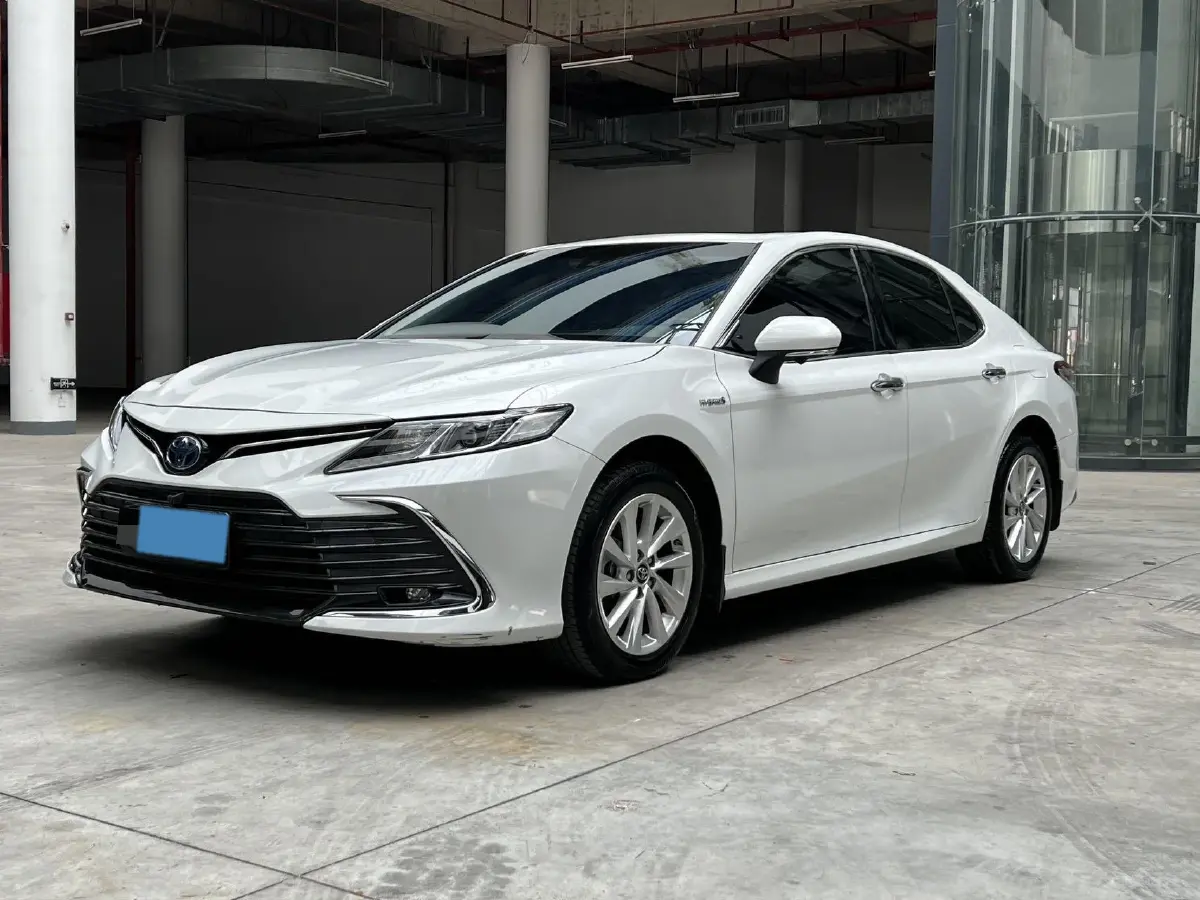 2023 Toyota Camry 2.5L 178HP L4 E-CVT Hybrid