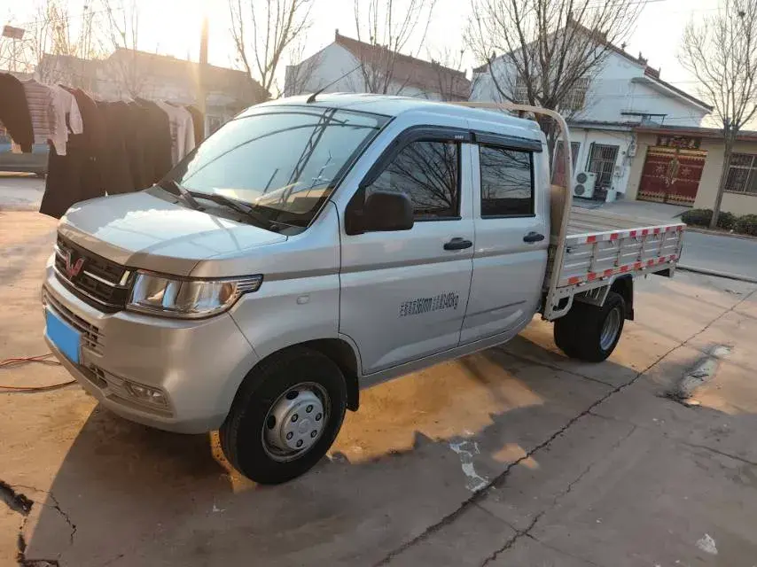 2022 WuLing RongGuang New Truck 1.8L 125HP L4 5MT