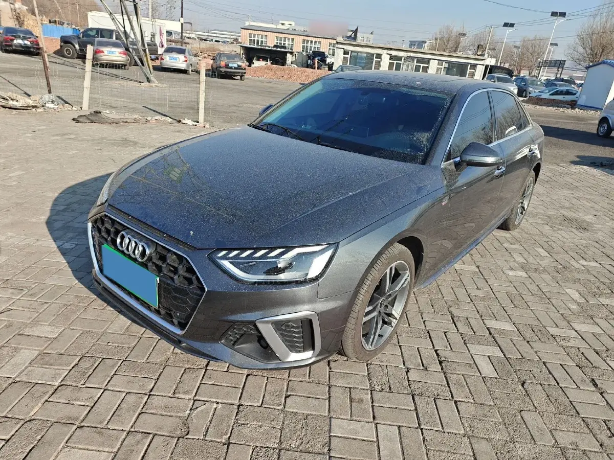 2022 Audi A4L 2.0T 190HP L4 7DCT