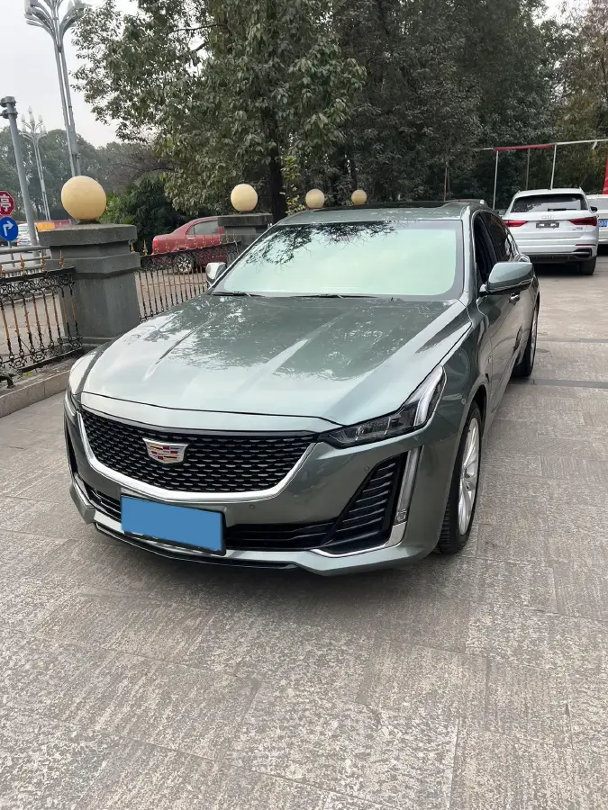 2022 Cadillac CT5 2.0T 237HP L4 10AT