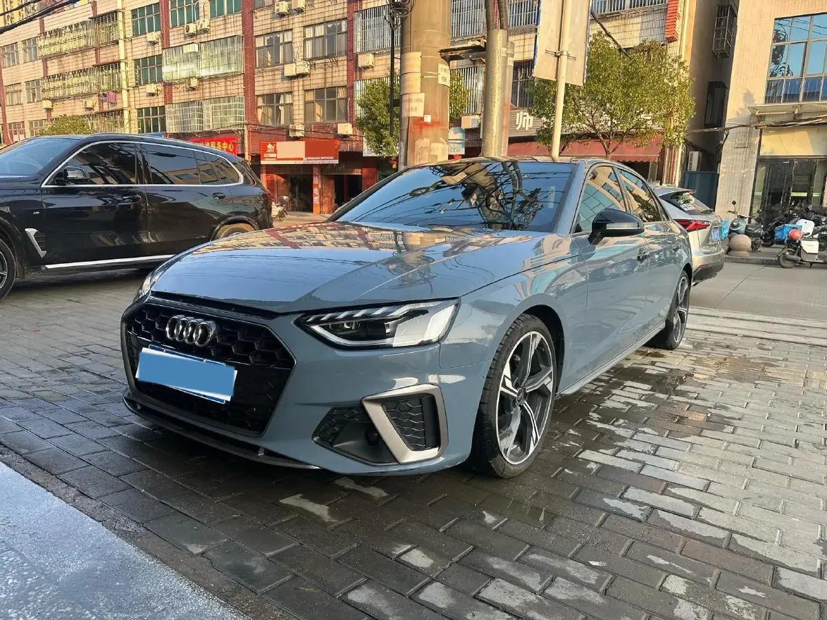 2022 Audi A4L 2.0T 190HP L4 7DCT