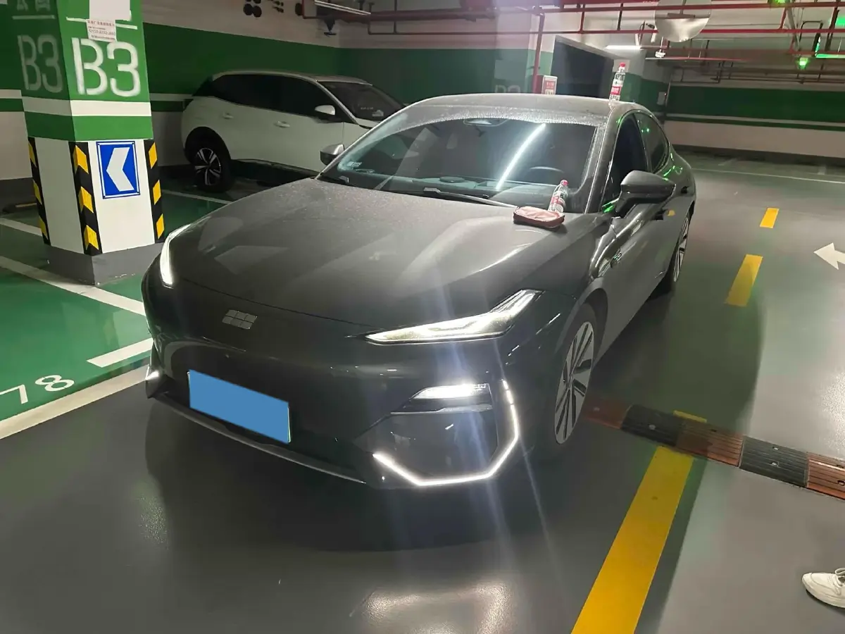 2024 Geely Galaxy E8 BEV 62KWH