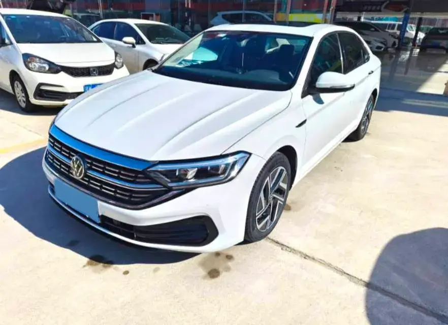 2022 Volkswagen Sagitar 1.2T 116HP L4 7DCT