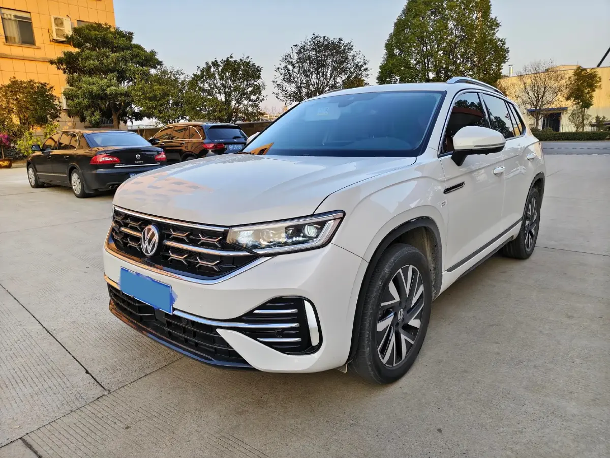 2023 Volkswagen Tayron 2.0T 186HP L4 7DCT