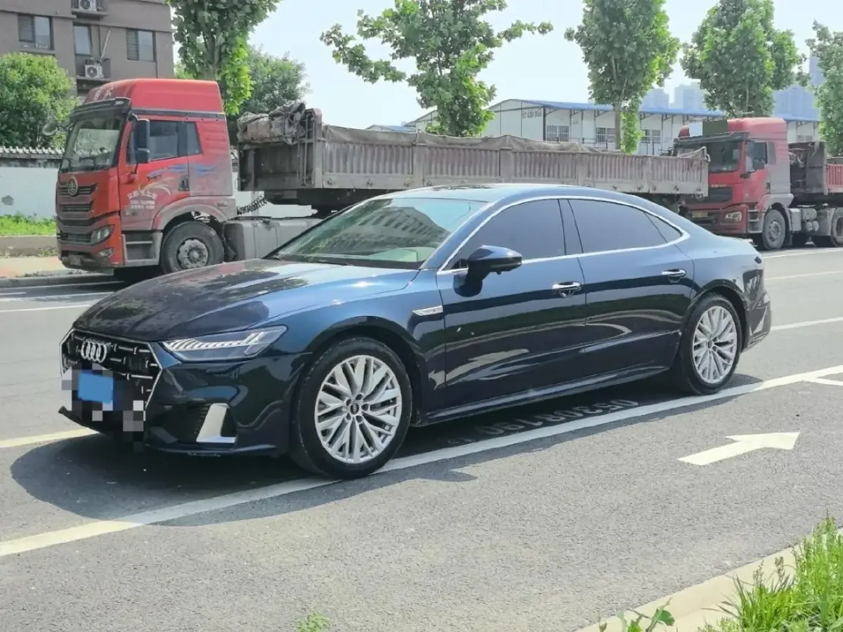 2022 Audi A7L 2.0T 245HP L4 7DCT