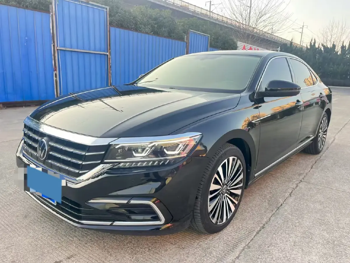 2021 Volkswagen Passat 2.0T 186HP L4 7DCT
