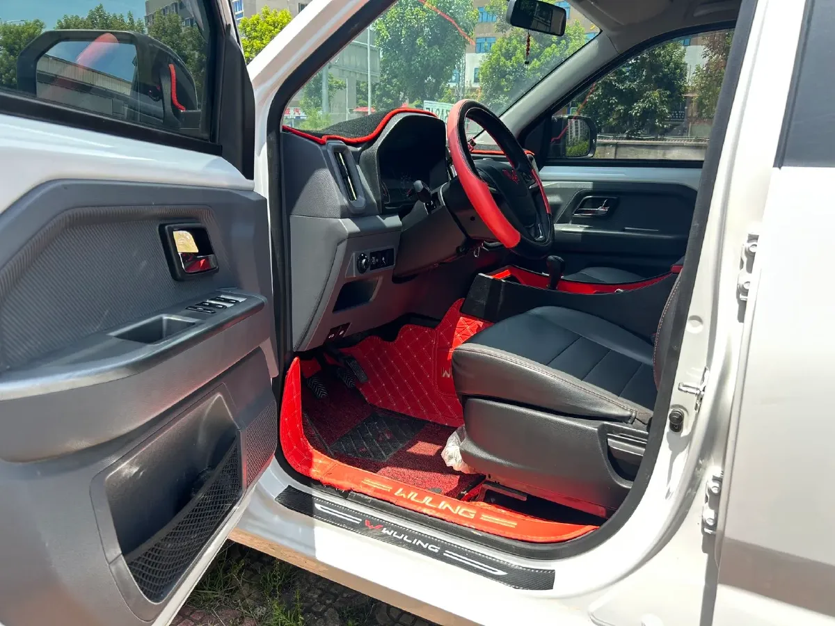 2021 WuLing ZhentTu 1.5L 99HP L4 5MT,autocango,china used car exporter,china ev exporter,chinese used car exporter,chinese used ev exporter