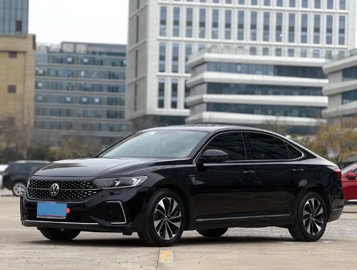 2021 Volkswagen Passat 2.0T 186HP L4 7DCT