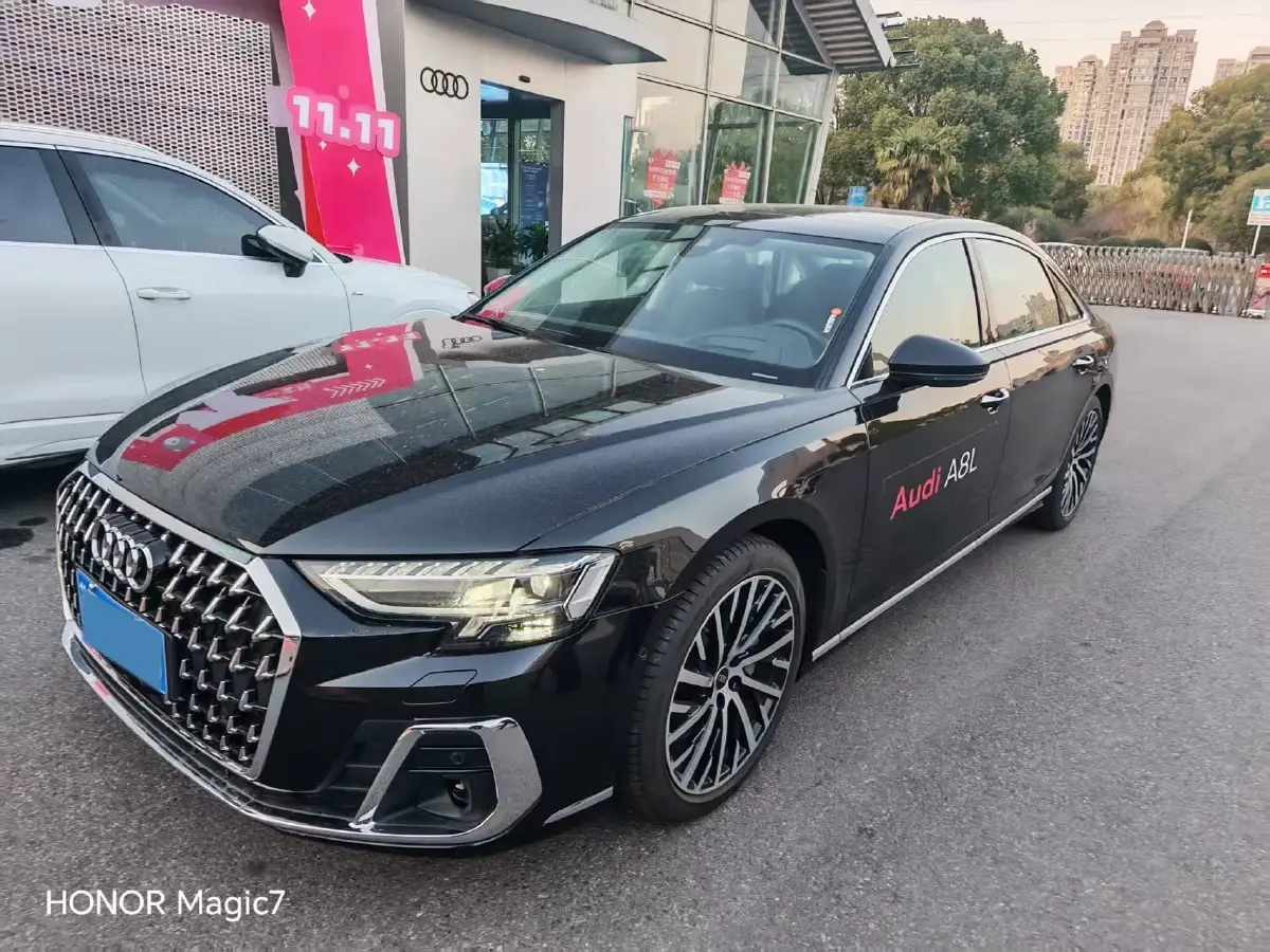 2024 Audi A8 3.0T 340HP V6 8AT