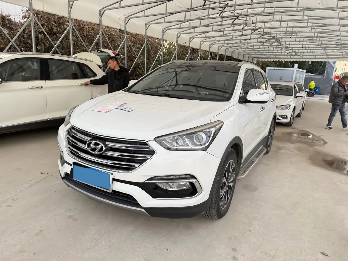2017 Hyundai Santafe 2.0T 245HP L4 6AT
