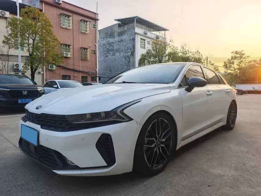2020 Kia K5 2.0T 240HP L4 8AT