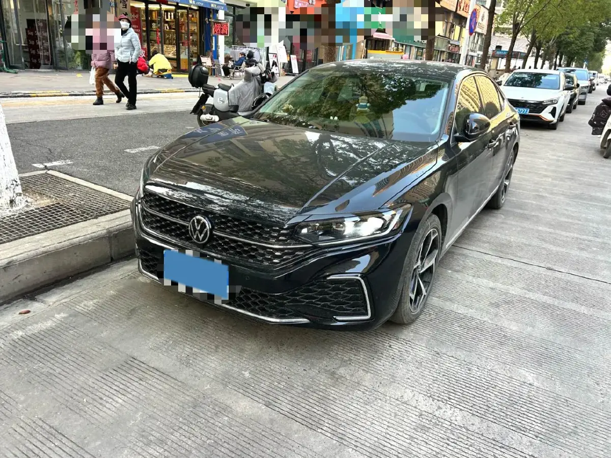 2024 Volkswagen Passat 2.0T 186HP L4 7DCT