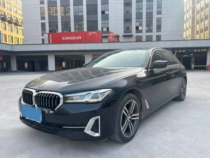 2022 BMW 5 Series 2.0T 245HP L4 8AT