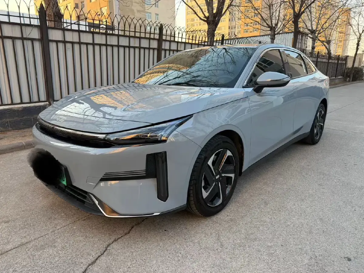 2023 Geely Galaxy L6 1.5T 163HP L4 3DHT PHEV