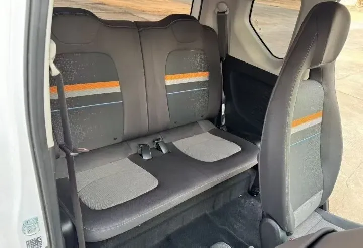 2021 WuLing HongGuang MINI EV BEV 13.9KWH,autocango,china used car exporter,china ev exporter,chinese used car exporter,chinese used ev exporter