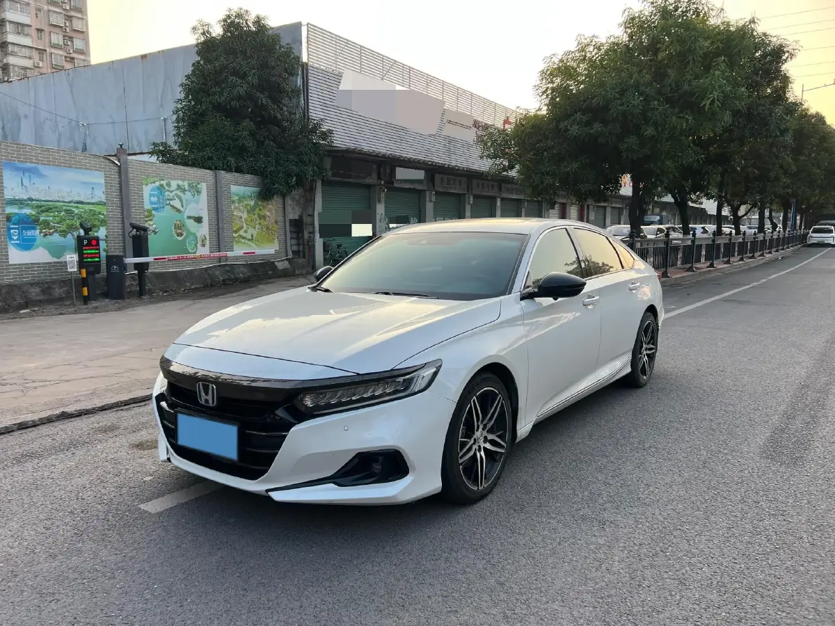 2022 Honda Accord 2.0L 146HP L4 E-CVT Hybrid