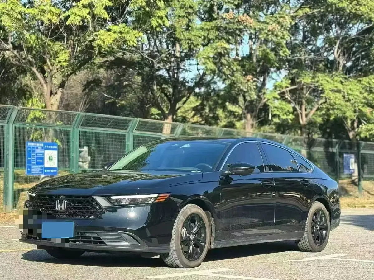 2025 Honda Accord 1.5T 192HP L4 CVT
